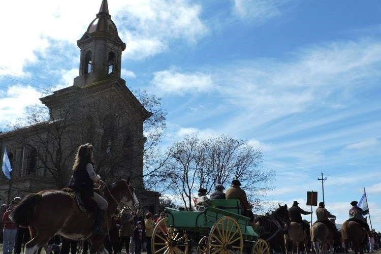17º Cabalgata y Peregrinación a la Virgen del Carmen de Lopéz Lecube