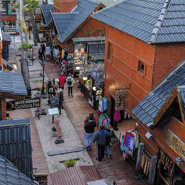 MAR, COMPRAS Y DIVERSIÓN