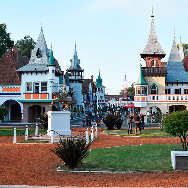 CULTURA MASÓNICA, ISLAS Y VIÑEDO