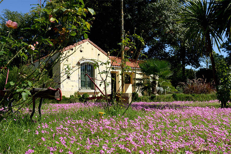 Cazón Pueblo Turístico